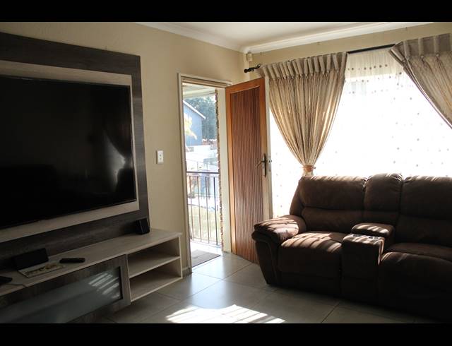 3 BEDROOM SECTIONAL TITLE FOR SALE IN NEW REDRUTH